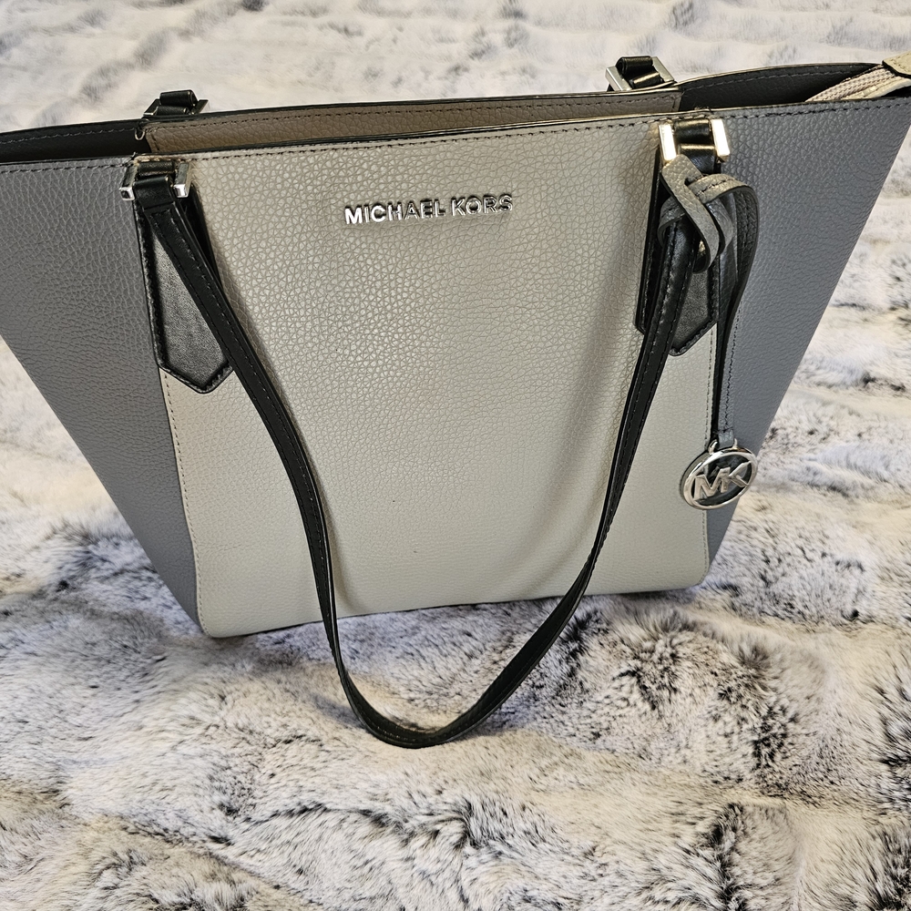 Michael Kors Kimberly Pebble Leather Shoulder Tote Bag Purse Gray Medium